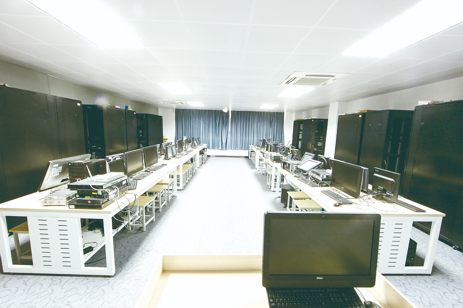 軟件開發(fā) 信息與數(shù)字創(chuàng)意產(chǎn)業(yè)系的未來(lái)引擎